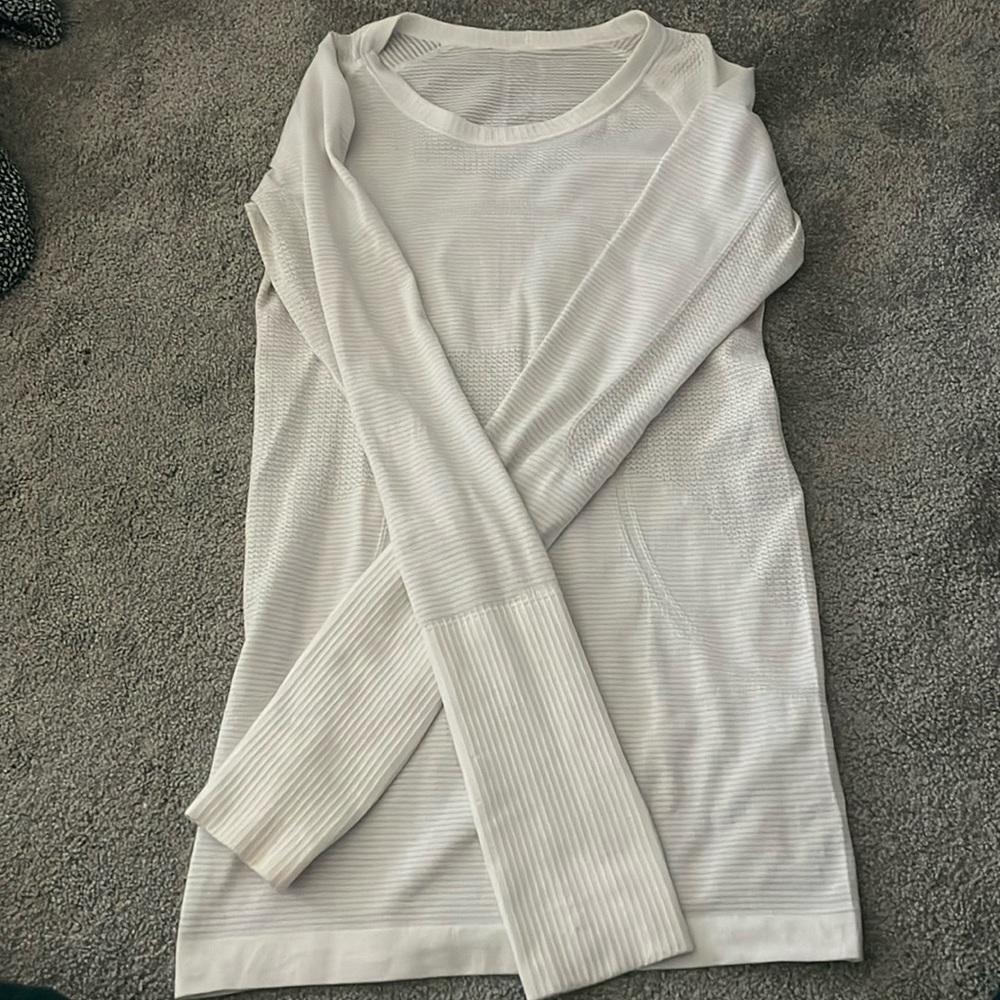 Lululemon swiftly tech